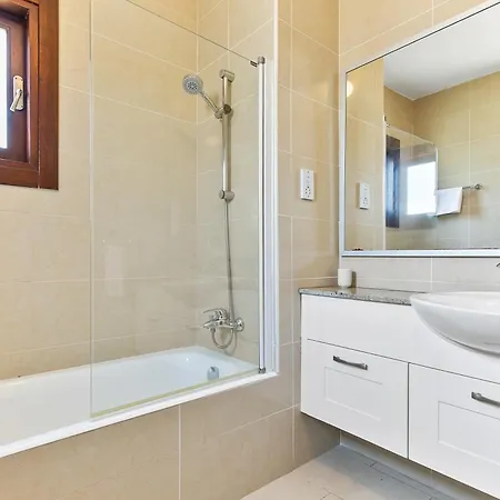 Apartment 2 Bedroom Anatoli With Communal Pool, Aphrodite Hills